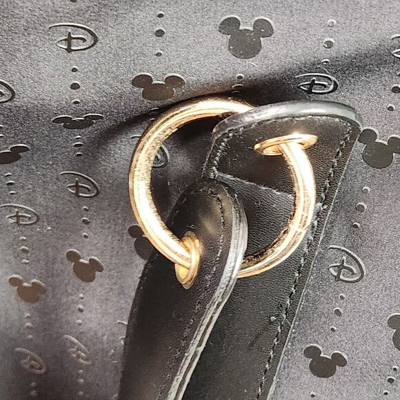 Disney Mickey Weekender Bag NWT - Picture 13 of 16